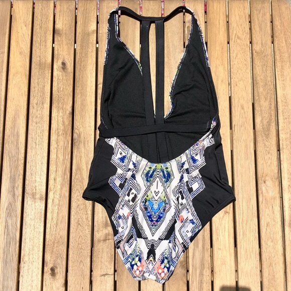 NWOT - Plunge Printed One-Piece Swimsuit - Picture 4 of 4